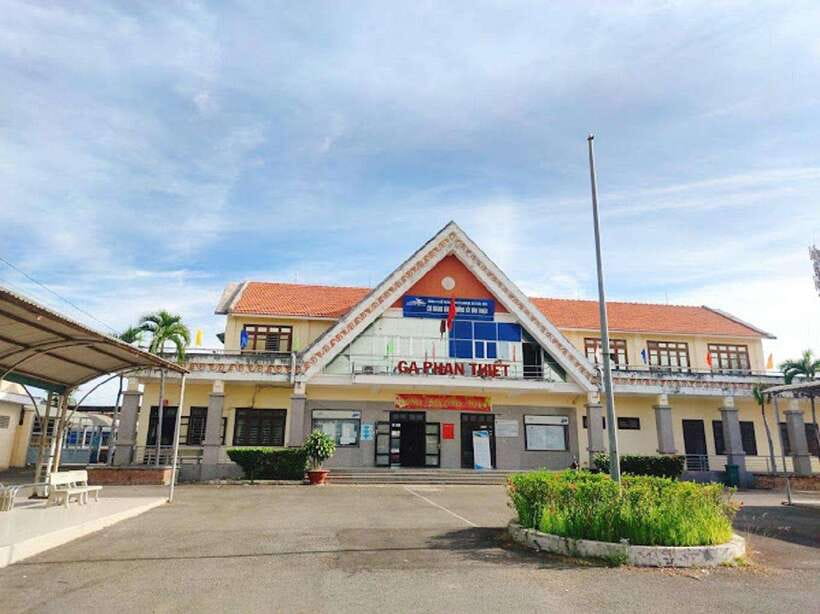 Ho Chi Minh: A comfortable safe trip to Phan Thiet by Train - Space to talk, stretch, and rest