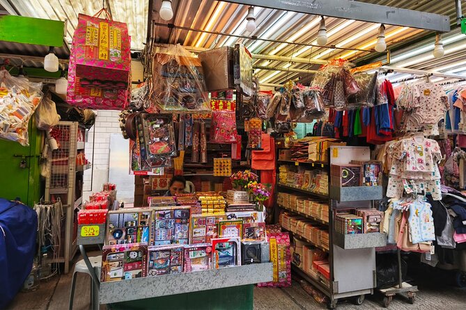 Hong Kong|Ding Ding Tram Ride with Cultural Landmarks Tour - How much walking and standing should you expect?