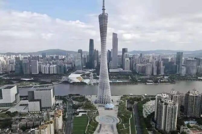 Hong Kong One Day Private Tour from Guangzhou by Bullet Train - What the private guide adds