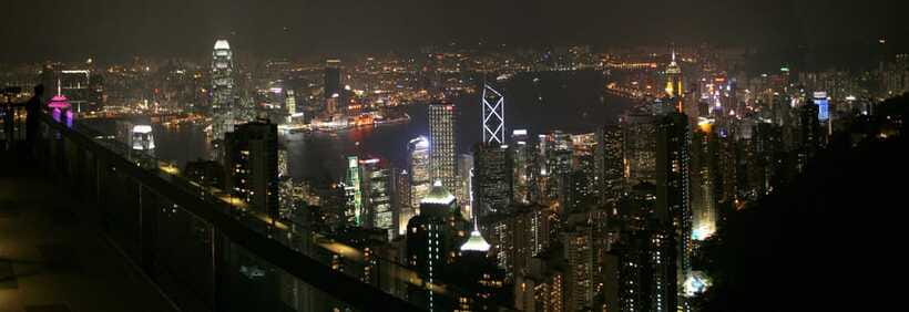 Hong Kong: Victoria Peak Tram & Cruise Buffet Tour - Timing, clothing, and practical comfort