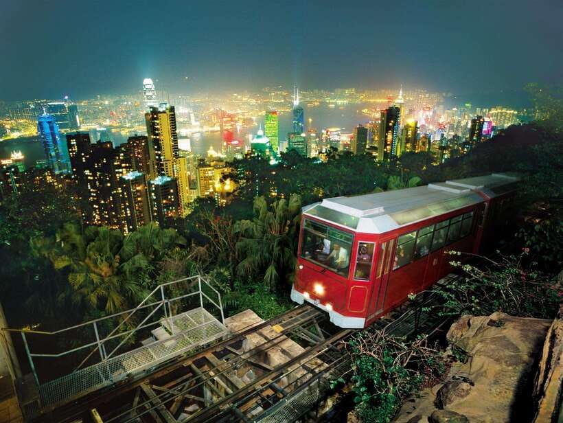 Hong Kong: Victoria Peak Tram & Cruise Buffet Tour - A sunset meal on Victoria Harbour