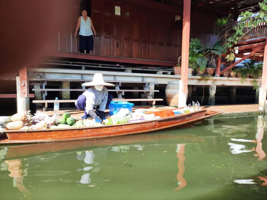 Hua Hin: Maeklong Railway & Amphawa Floating Markets Tour - One hour to explore Amphawa on foot