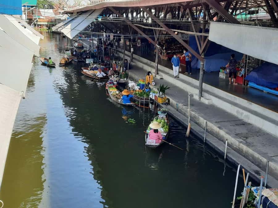 Hua Hin: Maeklong Railway & Amphawa Floating Markets Tour - What the $93 price really buys you
