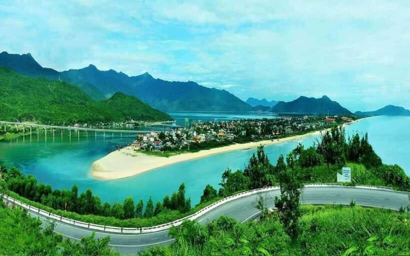 Hue Imperial Private Tour via Hai Van Pass Train Experience - Why the Hai Van Pass train makes this trip different