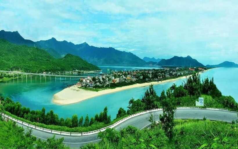 Hue Imperial Private Tour via Hai Van Pass Train Experience - The guides and private-group experience