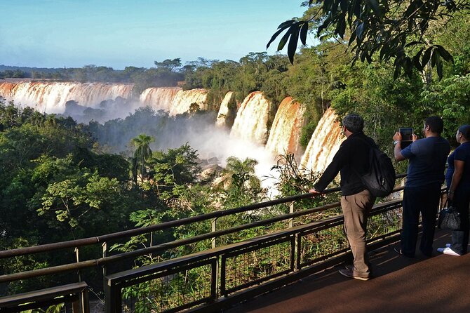 Iguazu Falls: Argentinian Side with Boat Ride, Jungle-truck and Train - Why the Argentinian side works best with this combination