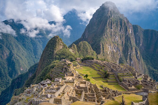 Inca Trail 4 Day Adventure to Machu Picchu with Panoramic Train - Day 2: Dead Woman’s Pass at 4,200 meters