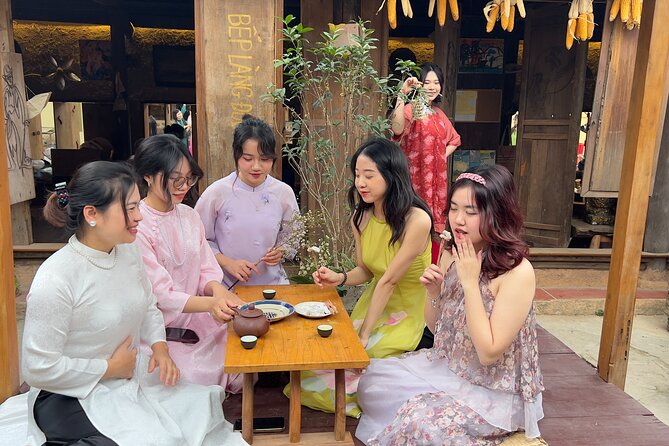 Instagram Tour Duong Lam Ancient Village with Train Street Visit - Timing, dress, and practical details