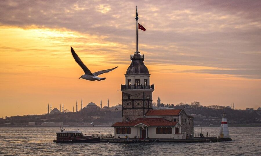 Istanbul : Private & Small Group Shore Excursions with TRAM - The Blue Mosque and its six minarets
