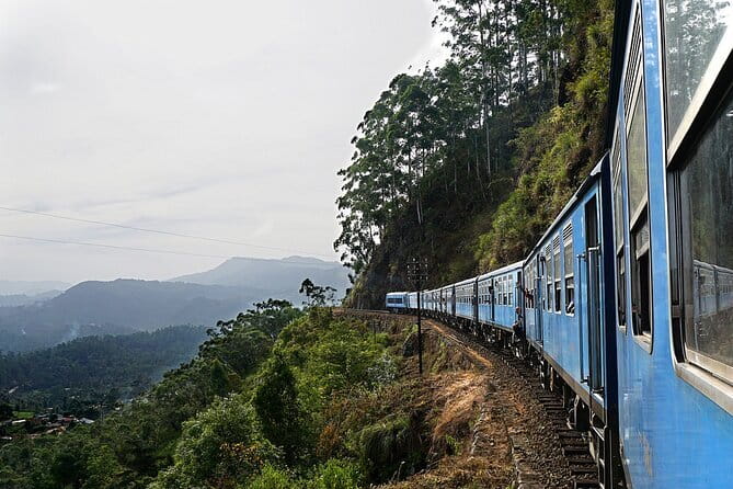 Kandy to Nanu Oya train ride on (Train No: 1005 "Podi Menike") - Leaving Kandy on the 8:00 am departure