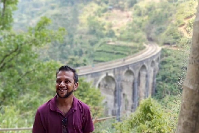 Kandy to Nanu Oya train ride on (Train No: 1005 "Podi Menike") - Reaching Nanu Oya for Nuwara Eliya