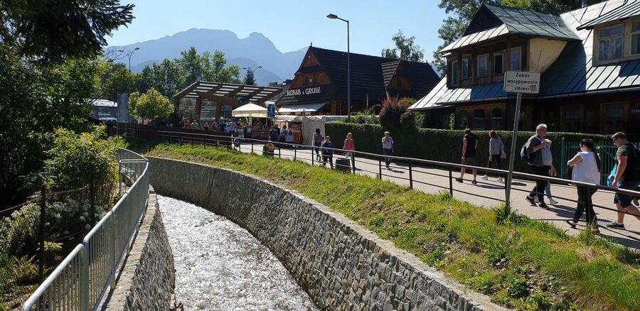 Krakow: Zakopane, Funicular, Cheese, and Highland Day Trip - Oscypek, the smoky taste of the mountains
