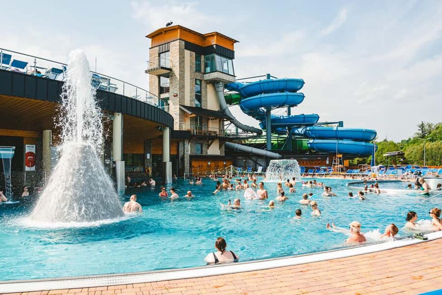 Krakow: Zakopane One Day Trip with Funicular & Thermal Pools - Oscypek and the old mountain hut