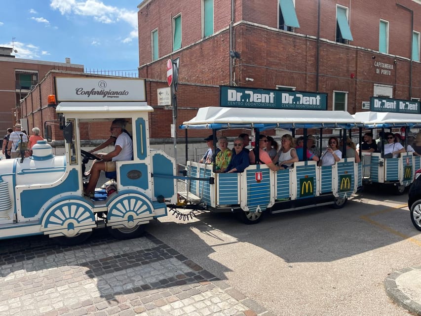La Spezia: tour HOP ON HOP OFF con trenino e guida turistica - The center stop and the hop-on hop-off question
