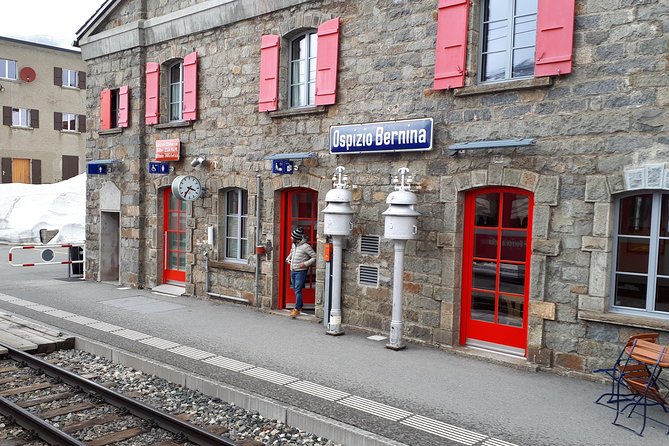 Lake Como, Swiss Alps and Bernina Train From Milan - St. Moritz: attractive, but often brief