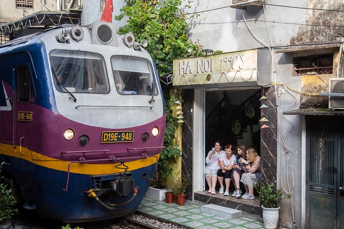 Legally sneak in the banned Train Street - What the train passage is really like