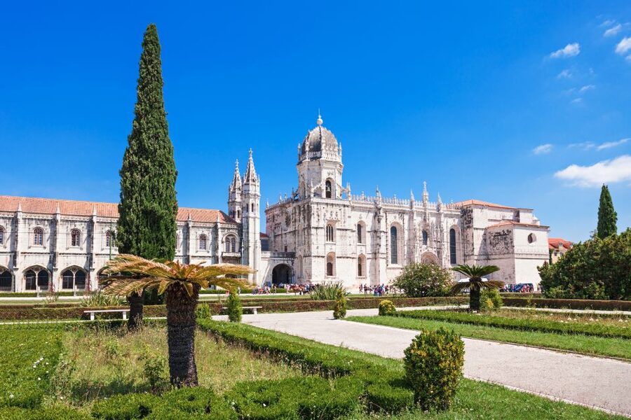 Lisbon: 3-in-1 Hop-On Hop-Off Bus and Tram Tours - A practical two-day plan