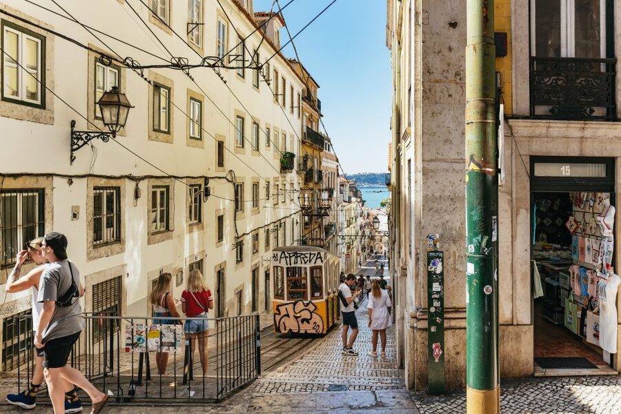 Lisbon: 72/96-Hour Hop-On Hop-Off Bus, Tram & Boat Ticket - The Yellow Boat and Lisbon from the Tagus