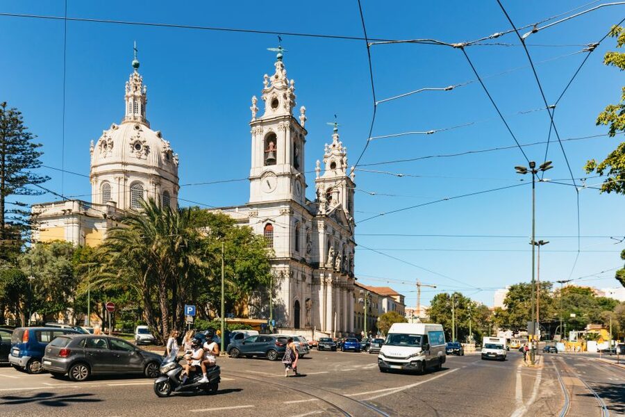 Lisbon: 72/96-Hour Hop-On Hop-Off Bus, Tram & Boat Ticket - Audio commentary and day-to-day comfort