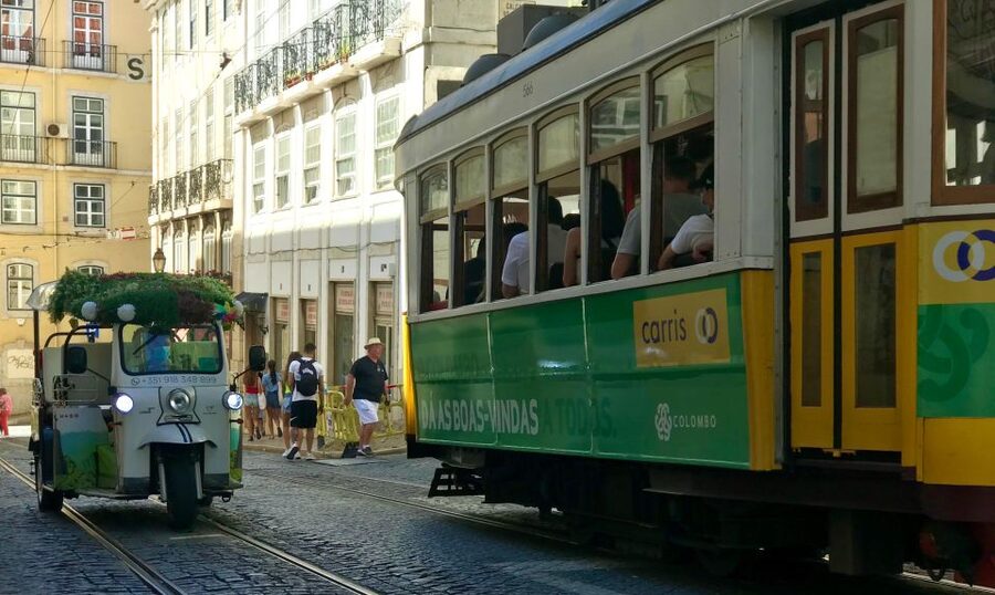 Lisbon: Famous 28 Tram Line Guided Private Tour by Tuk-Tuk - What the private guide adds