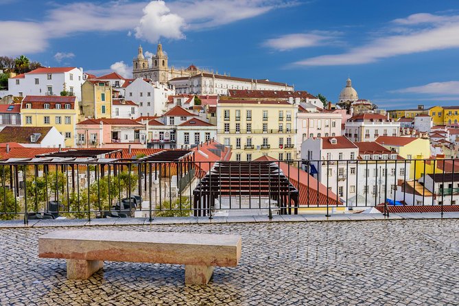 Lisbon Hills Red Tram by Tram 28 route - The 24-hour transport benefit