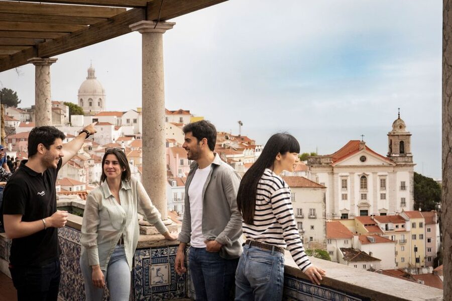Lisbon: Private Boat Trip, Guided Walking Tour, Bike & Tram - Guides make the difference