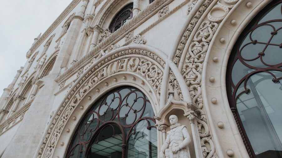 Lisbon: Sintra, Regaleira with ticket guided tour by train - Meeting at Rossio Station without stress