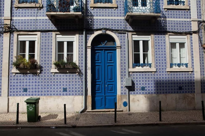 Lisbon Tram 28 Route : Electric Tuk Tuk | Professional Guide - The value of $60 per person