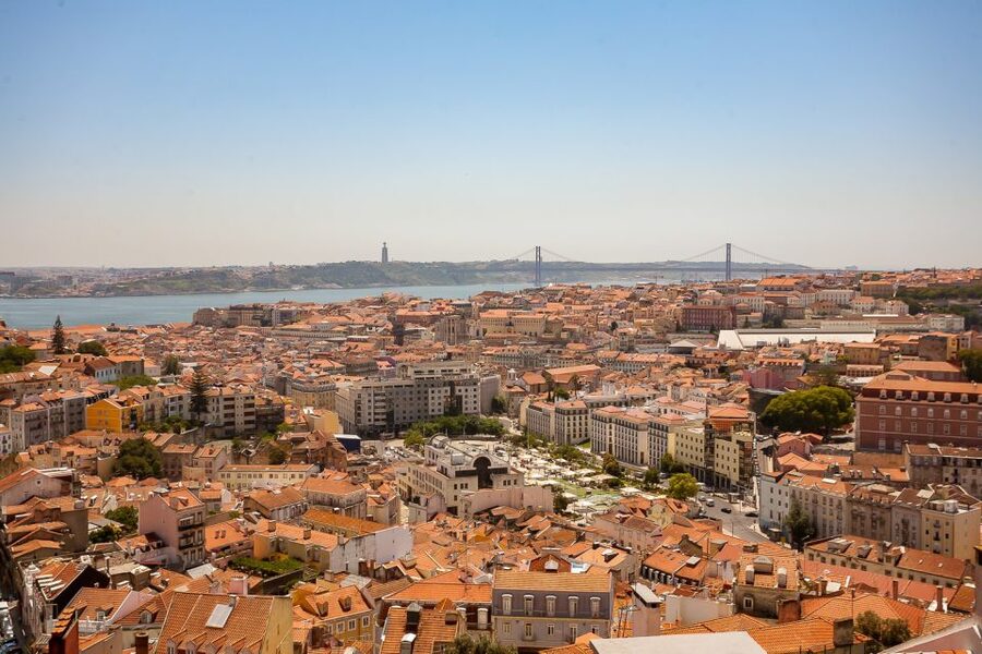Lisbon Tram No. 28 Ride & Walking Tour - Sé de Lisboa and the city’s oldest hill