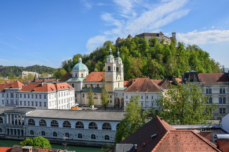 Ljubljana: Guided Walk & Funicular Ride to Ljubljana Castle - The funicular: 70 vertical meters in one minute