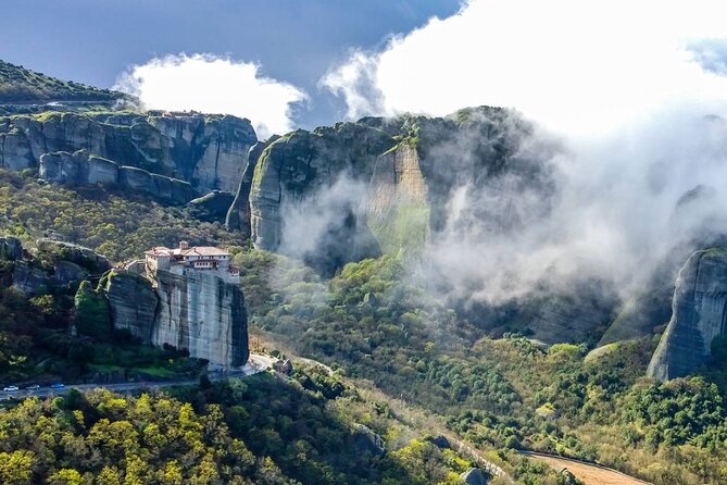 Local Agency - 1 day by Train Thessaloniki to Meteora in English or Spanish - Returning to Thessaloniki by rail