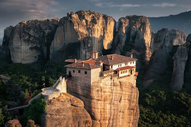 Local Agency - 1 day by Train Thessaloniki to Meteora in English or Spanish - The 8:56 train from Thessaloniki