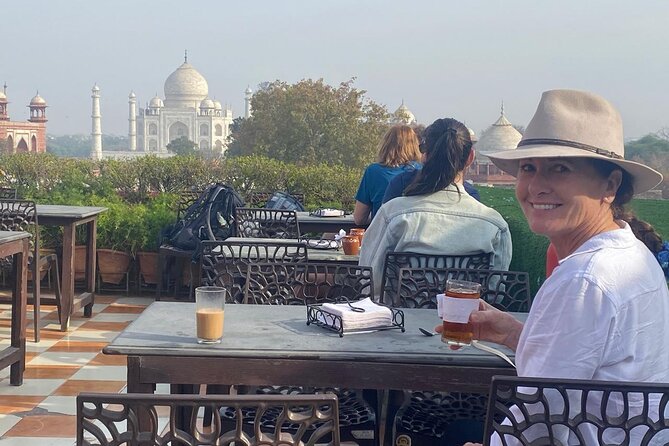 Luxury Taj Mahal by super fast train from Delhi all inclusive - A guide who can shape the day