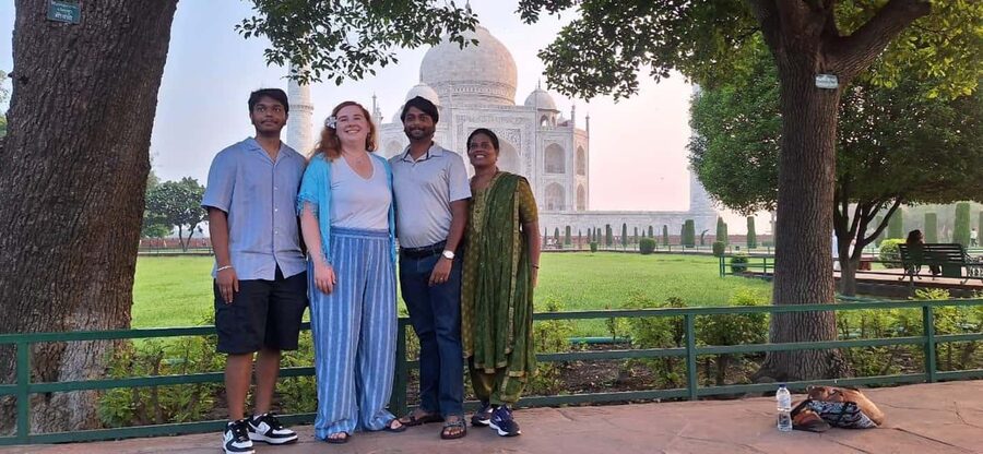 Luxury train tour from Delhi to Agra - Agra markets, crafts, and the shopping decision