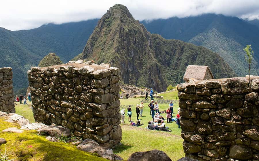 Machu Picchu: 1-day tour by Vistadome Observatory train - What makes the guide important