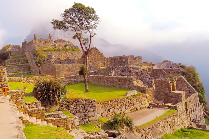 Machu Picchu 1 Day Tour from Cusco by Train - The return through Aguas Calientes and Ollantaytambo
