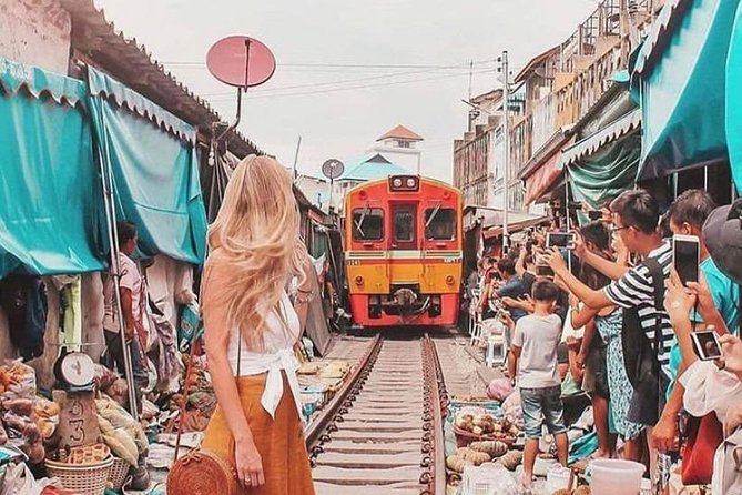 Maeklong Railway & Floating Market Tour (Private & All-Inclusive) - A private boat through Damnoen Saduak