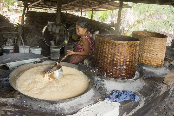 Maeklong Railway, Sugar Palm Factory & Floating Market - Who will enjoy this day most