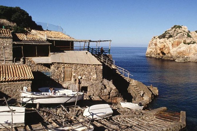 Mallorca Full Day Tour by Train, Tram and Boat - Guides, languages, and group size