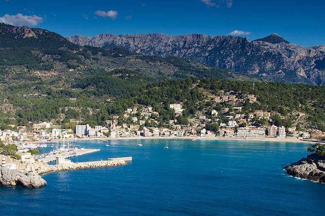 Mallorca Full Day Tour by Train, Tram and Boat - Finding the coach at Palma’s port