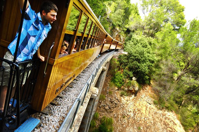 Mallorca in One Day Sightseeing Tour with Boat Ride and Vintage Train - Why this day works for first-time visitors