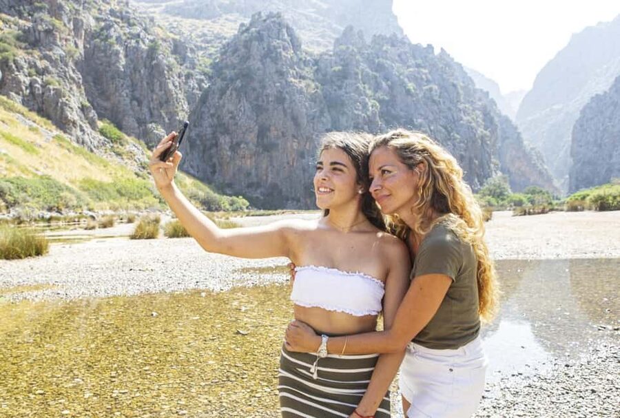 Mallorca Island Tour with Boat, Train, Tram and Bus - What the day feels like in practice