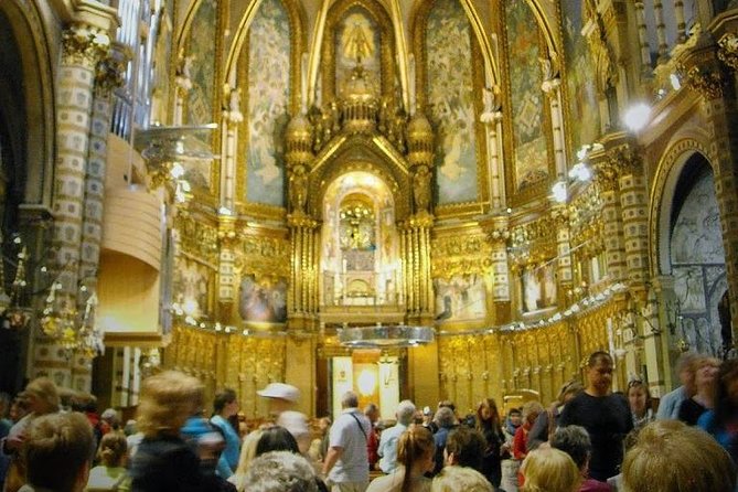 Marvellous Montserrat Private Day Tour : Train & Cable-car tickets Included - Cable-car views make the arrival special