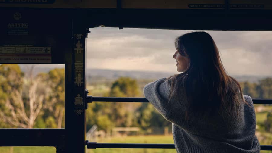 Melbourne: Puffing Billy Railway & Penguin Parade Day Tour - Waiting for the little penguins at Summerland Beach