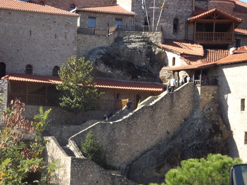 Meteora 2-Day Tour by Train from Thessaloniki - Meeting your guide in Kalambaka