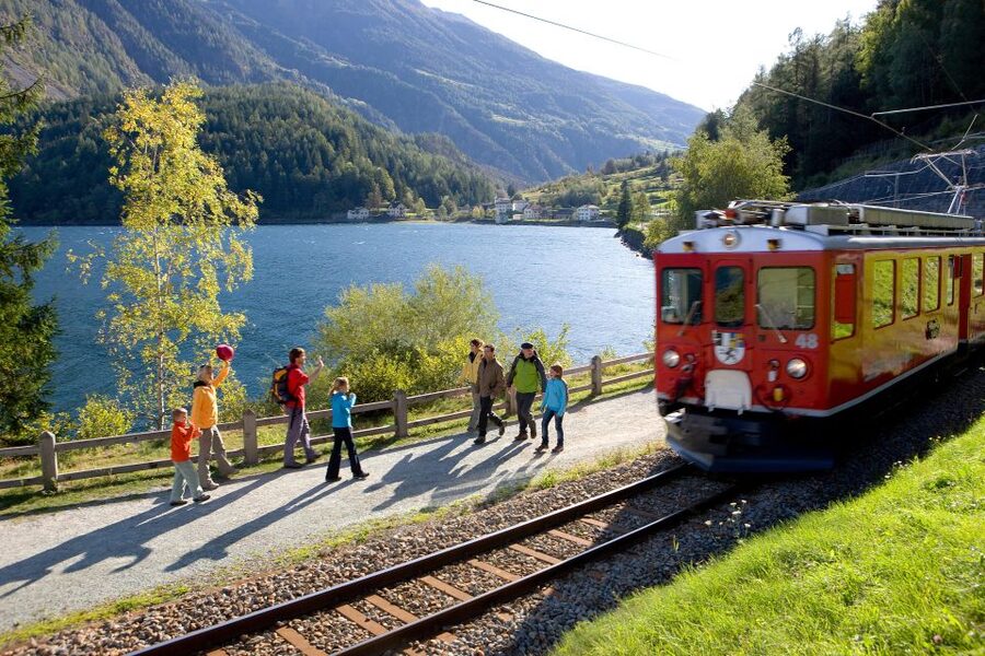 Milan to St. Moritz: Scenic Bernina Train Tour with Guide - Morteratsch, Diavolezza, and the high pass scenery