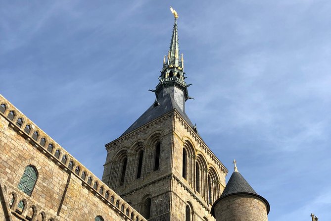 Mont Saint-Michel EXPRESS (day-trip from Paris by TGV - high speed train) - Arriving at Mont-Saint-Michel after Rennes