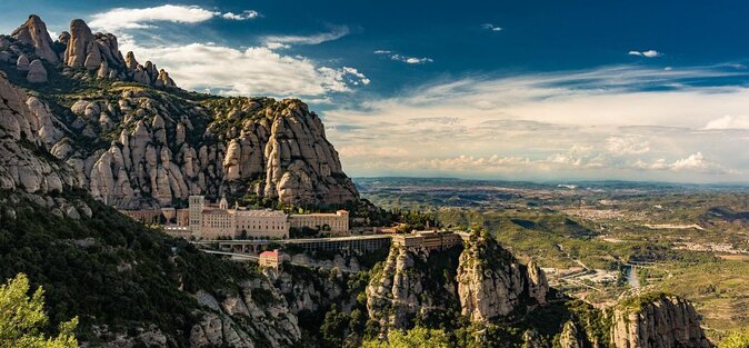 Montserrat: Cog-Wheel, Basilica, Black Madonna & Licor Tasting - Key points to know before you book