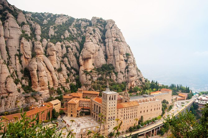 Montserrat: Cog-Wheel, Basilica, Black Madonna & Licor Tasting - The liquor tasting at La Botiga