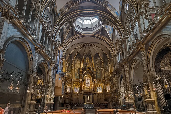 Montserrat Tour by Train with Cable Car and Cogwheel - Meeting at Plaça d’Espanya at 7:20 a.m.